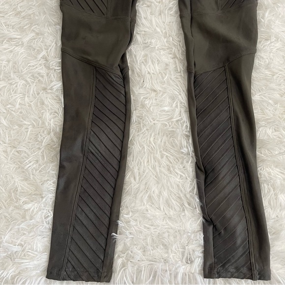 SPANX Womens Faux Leather Moto Leggings size Small Gray Stretch - Picture 8 of 10